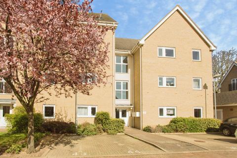 2 bed property, in Linton Close, £160,000