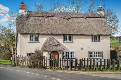 3 bed property, in Minstead, £875,000