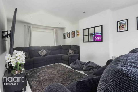 5 bed property, in Arnold Road, £325,000