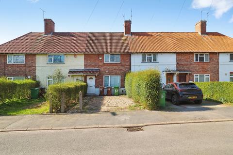 2 bed property, in Austrey Avenue, £190,000