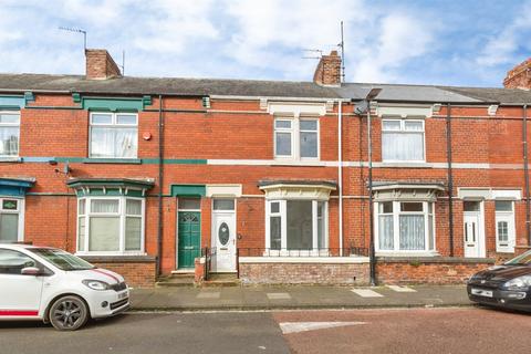 2 bed property, in Thornville Road, £70,000