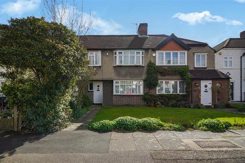 3 bed property, in Bramshaw Rise, £575,000