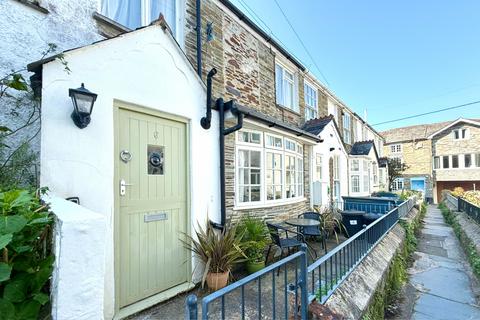 2 bed property, in Grove Place, £335,000