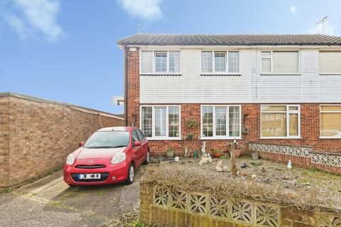 3 bed property, in Hanover Place, £350,000