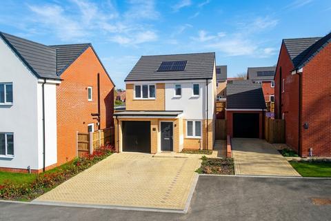 3 bed property, in Bluebell Way, £300,000