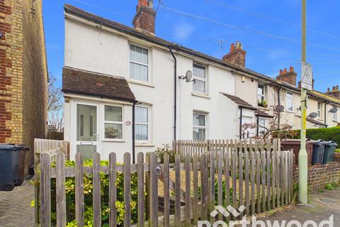 2 bed property, in Cudworth Road, £220,000