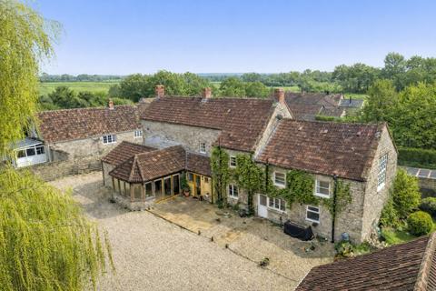 5 bed property, in Somerton TA11, £750,000