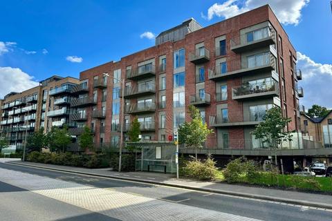 1 bed property, in Riverside Park, £215,000