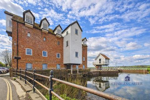 3 bed property, in Mill Street, £180,000