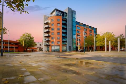 1 bed property, in Princess Way, £75,000