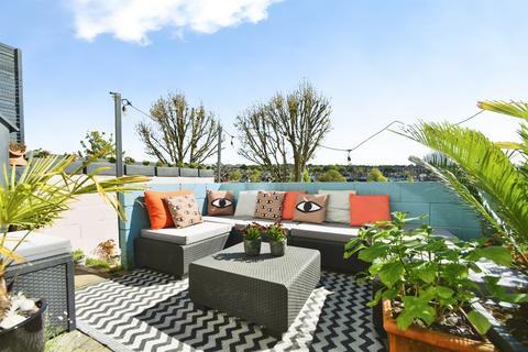 3 bed property, in Stanmer Park Road, £550,000