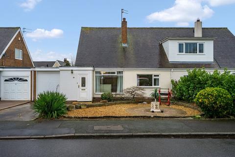 2 bed property, in Lowick Drive, £270,000
