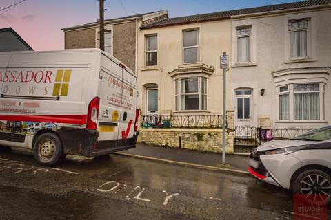 4 bed property, in De Breos Street, £210,000