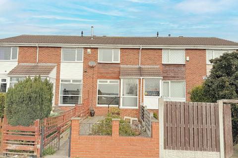 2 bed property, in Highfield Garth, £160,000