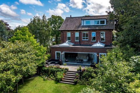 4 bed property, in Breck Road, £825,000