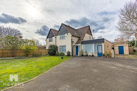 3 bed property, in Broadway Lane, £400,000