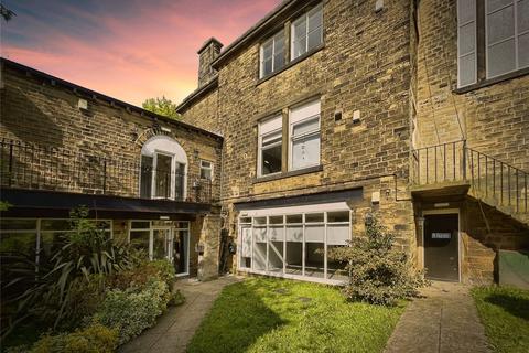 2 bed property, in The Manor House, £95,000