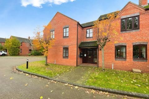 2 bed property, in Bryan Mews, £139,500