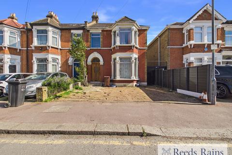 3 bed property, in Dunkeld Road, £475,000