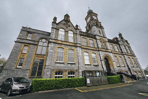 1 bed property, in Paradise Road, £115,000
