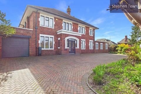 6 bed property, in Newton Drive, £700,000