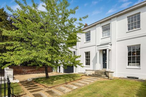 5 bed property, in Sonning, £2,650,000