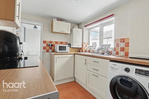 2 bed property, in Alexandra Street, £135,000