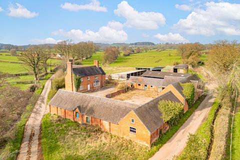 4 bed property, in Hartley Green, £750,000