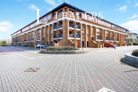 1 bed property, in North Row, £195,000