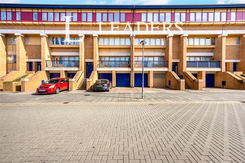 1 bed property, in North Row, £195,000