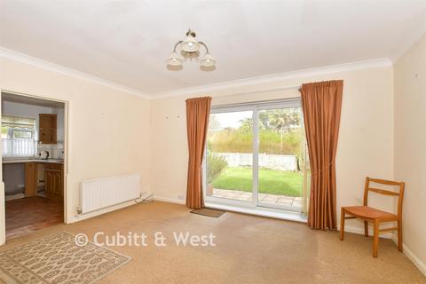 2 bed property, in Downsview Avenue, £350,000