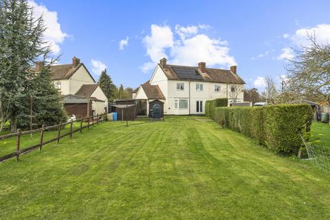 3 bed property, in Broadfield, £475,000