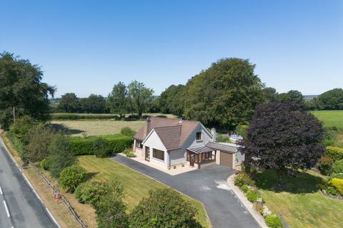 4 bed property, in Prengwyn, £465,000