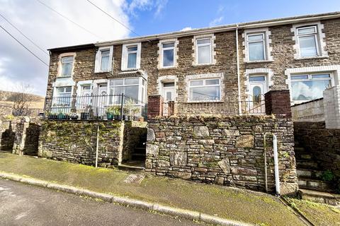2 bed property, in Thornton Crescent, £119,995