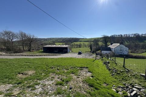 3 bed property, in Llangwyryfon, £300,000