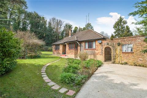 3 bed property, in St. Aubyns Close, £780,000