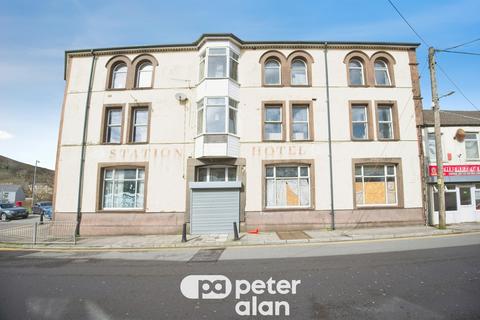 8 bed property, in Caerau Road, £200,000