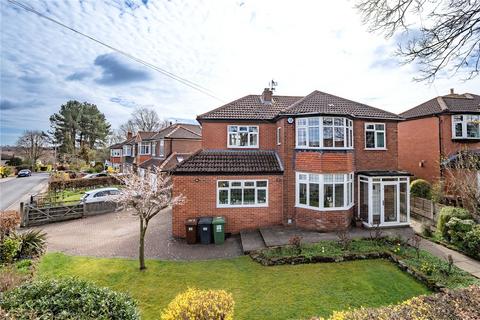 4 bed property, in The View, £670,000