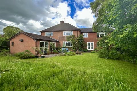 6 bed property, in Telford TF6, £775,000
