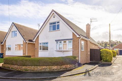 2 bed property, in Nursery Close, £255,000