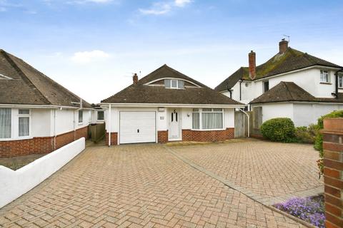 3 bed property, in Saltdean Drive, £525,000