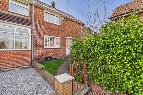 2 bed property, in Haydon Place, £125,000
