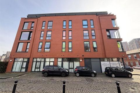 1 bed property, in Chapel Street, £25,000