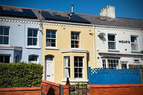 3 bed property, in High Street, £550,000