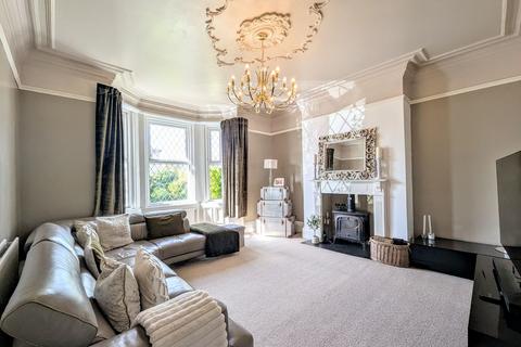 6 bed property, in Sunderland Road, £460,000