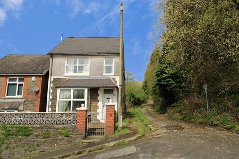 3 bed property, in School Terrace, £159,995