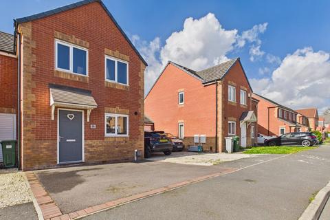 3 bed property, in Griffin Road, £185,000