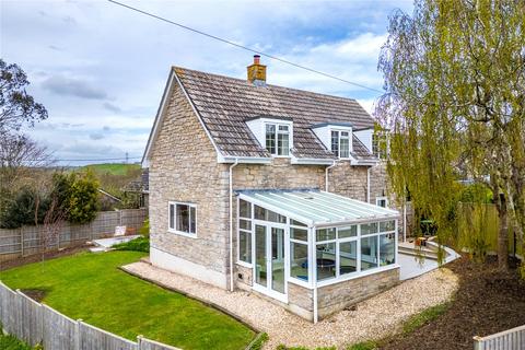 3 bed property, in 1 Purbeck Close, £545,000