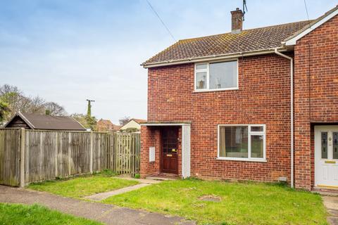 2 bed property, in Neilsen Close, £270,000