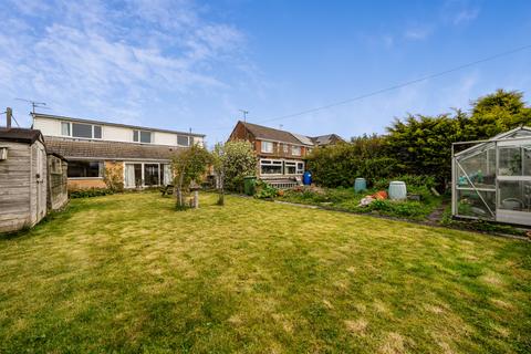 6 bed property, in Carisbrooke Terrace, £500,000